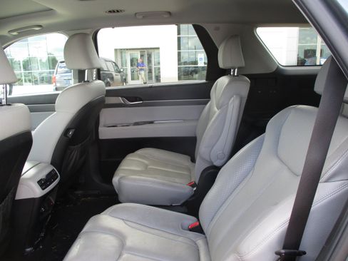 Used 2022 Hyundai Palisade SEL w/ Premium Package FWD image 15