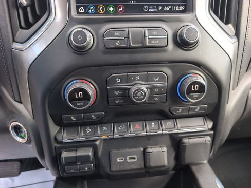 Used 2021 Chevrolet Silverado 1500 LT Trail Boss w/ Convenience Package II AWD/4WD image 24
