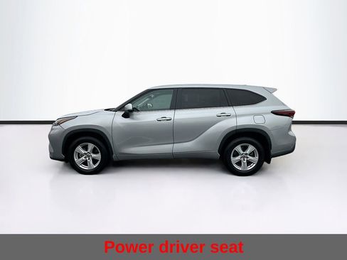 Used 2024 Toyota Highlander LE AWD/4WD image 7