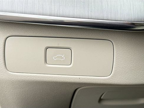 Used 2023 Volvo XC90 B5 Core w/ Protection Package image 11