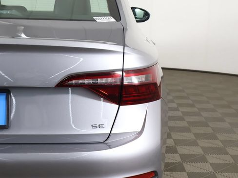 Used 2024 Volkswagen Jetta SE FWD image 15