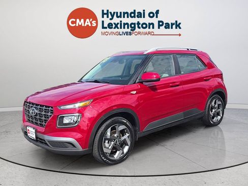 Used 2023 Hyundai Venue SEL FWD image 1