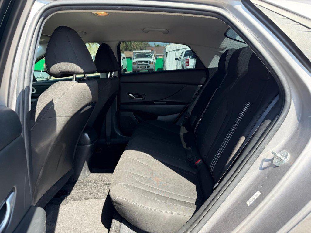 Used 2023 Hyundai Elantra SEL w/ Convenience Package FWD image 40