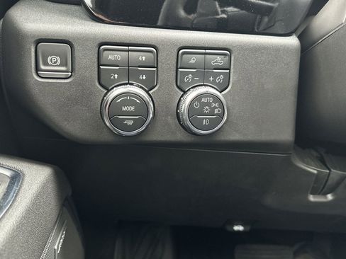 Used 2025 GMC Sierra 1500 Elevation w/ Elevation Premium Package image 18