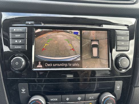 Used 2019 Nissan Rogue SV w/ Premium Package image 13