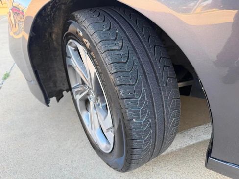 Used 2018 Honda Accord EX image 21