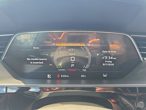Used 2022 Audi e-tron Premium AWD/4WD image 12