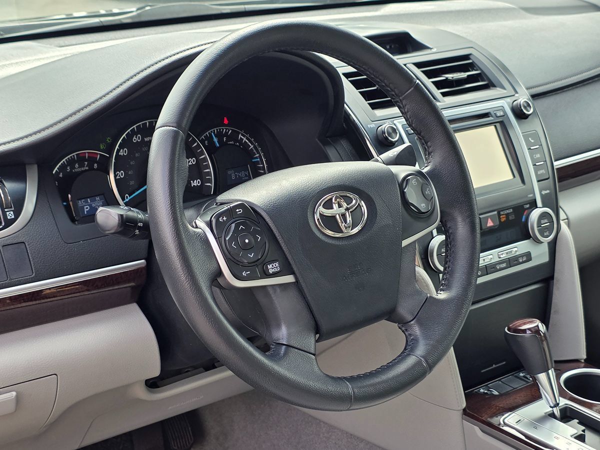 Used 2012 Toyota Camry XLE w/ Leather Pkg FWD image 21