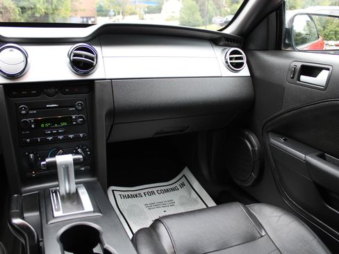 Used 2006 Ford Mustang GT image 15