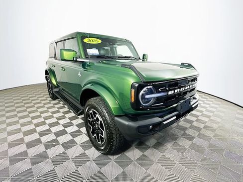 Used 2025 Ford Bronco Outer Banks image 3