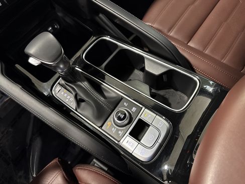 Used 2025 Kia Telluride SX Prestige AWD/4WD image 29