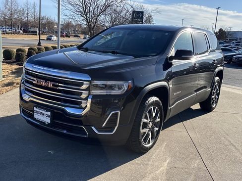 Used 2023 GMC Acadia SLE image 10