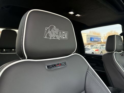 Used 2025 GMC Sierra 2500 AT4X w/ AT4X AEV Edition image 29