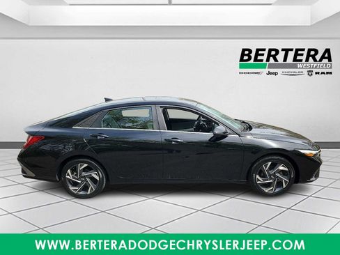 Used 2024 Hyundai Elantra Limited FWD image 7