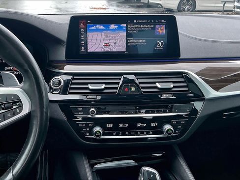 Used 2020 BMW M550i xDrive image 9