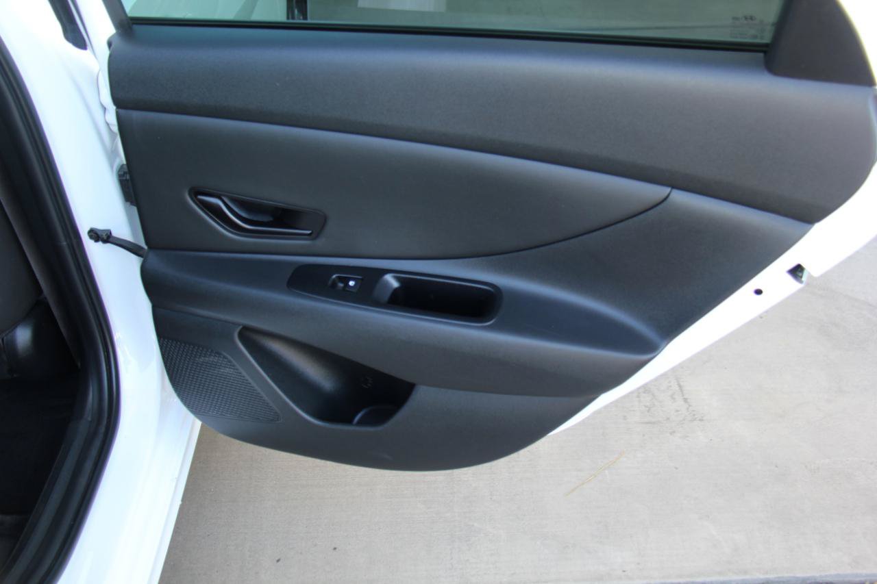 Used 2025 Hyundai Elantra Sport FWD image 27