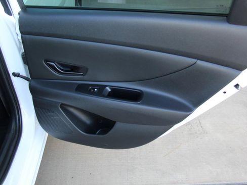 Used 2025 Hyundai Elantra Sport FWD image 27
