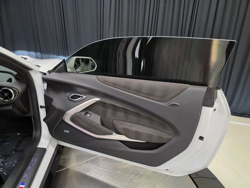 Used 2021 Chevrolet Camaro ZL1 RWD image 36