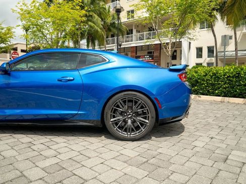 Used 2018 Chevrolet Camaro ZL1 RWD image 31