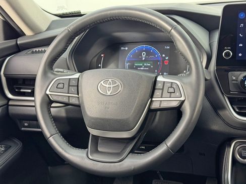 Used 2024 Toyota Grand Highlander XLE image 19