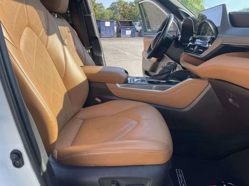 Used 2021 Toyota Highlander Platinum FWD image 25