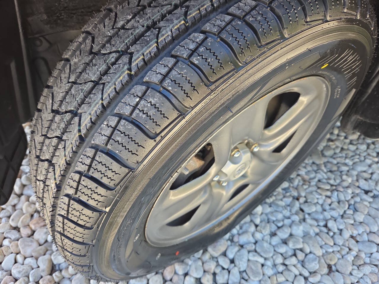Used 2012 Toyota RAV4 4WD w/ Value Pkg image 10