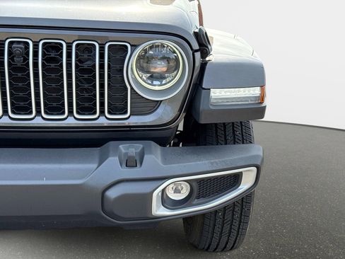 New 2025 Jeep Wrangler Sahara w/ Technology Group AWD/4WD image 10