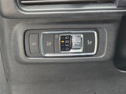 Used 2022 Lincoln Corsair Reserve w/ Equipment Group 201A image 19