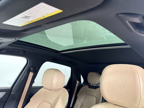 Certified 2026 Porsche Cayenne AWD/4WD image 17