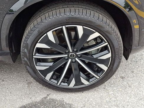 Certified 2026 Volvo XC90 B6 Plus AWD/4WD image 8