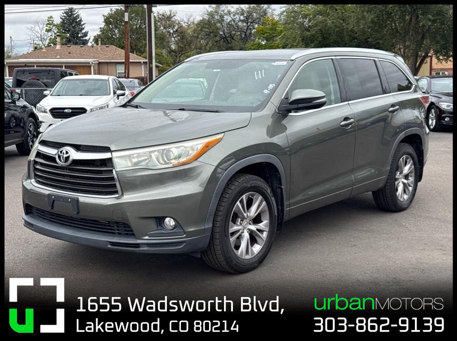 Used 2015 Toyota Highlander XLE AWD/4WD image 1