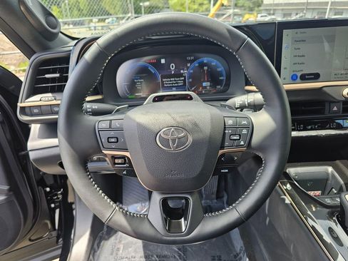 Used 2025 Toyota Crown Platinum AWD/4WD image 24