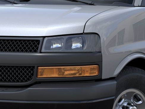 New 2026 Chevrolet Express 2500 w/ Driver Convenience Package RWD image 10