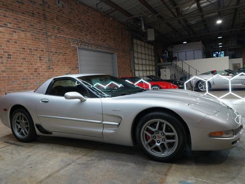 Used 2002 Chevrolet Corvette Z06 w/ Memory Pkg image 2