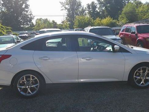 Used 2012 Ford Focus SEL FWD image 12