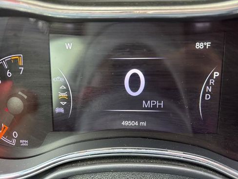 Used 2019 Jeep Grand Cherokee Laredo w/ 18" Wheel & 8.4" Radio Group image 5