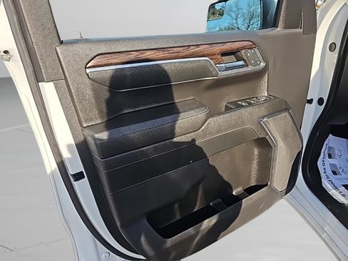 Used 2024 GMC Sierra 1500 SLT image 21