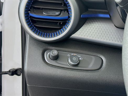 Used 2025 Chevrolet Trax LS image 16