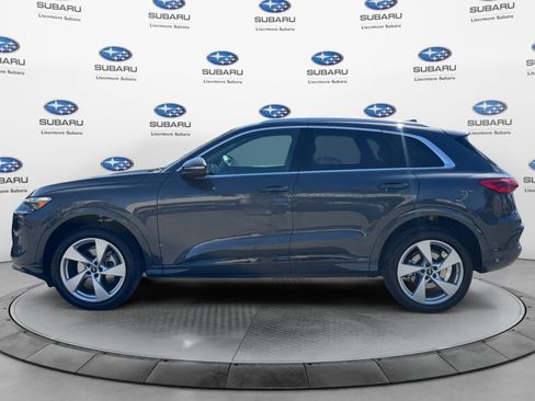Used 2025 Audi Q5 Premium Plus w/ Premium Plus AWD/4WD image 2