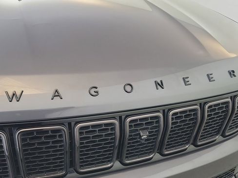 Used 2024 Jeep Wagoneer Series II w/ Convenience Group I AWD/4WD image 8