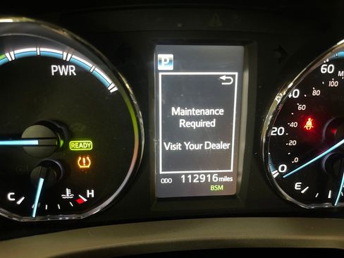 Used 2016 Toyota RAV4 Limited image 16