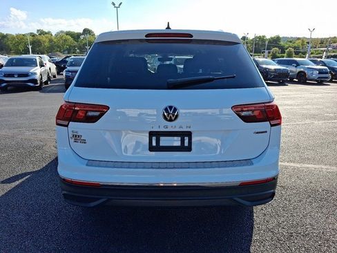 Certified 2022 Volkswagen Tiguan SE image 6