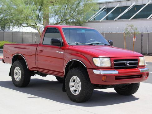 Used 2000 Toyota Tacoma 4x4 Regular Cab image 3