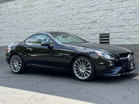 Used 2019 Mercedes-Benz SLC 300 w/ Premium Package image 4
