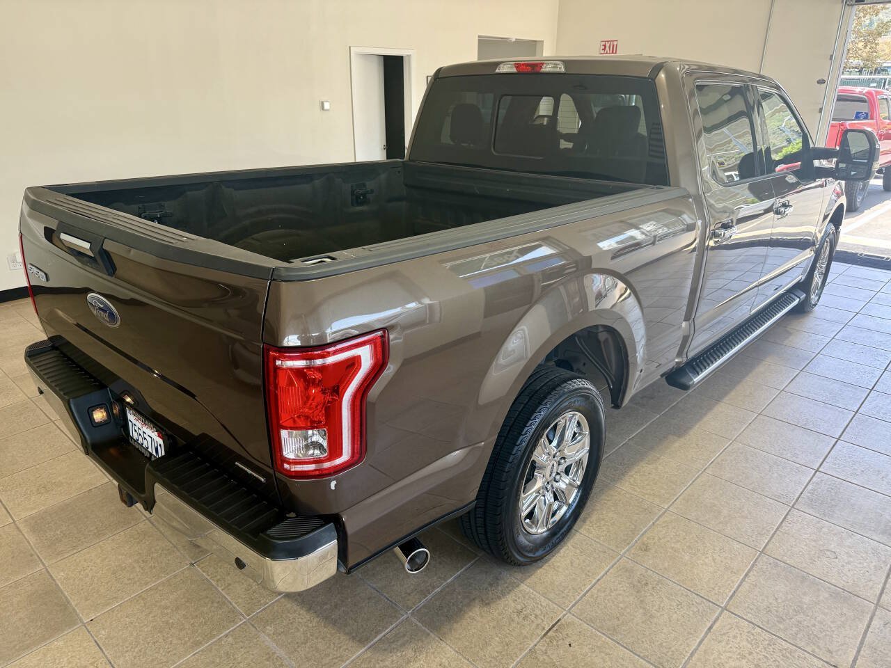 Used 2015 Ford F150 XLT w/ Equipment Group 302A Luxury RWD image 7