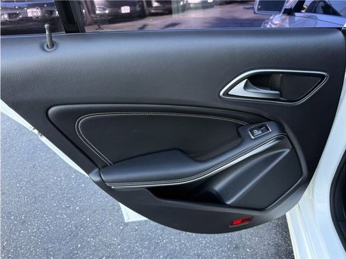 Used 2019 Mercedes-Benz CLA 250 image 21