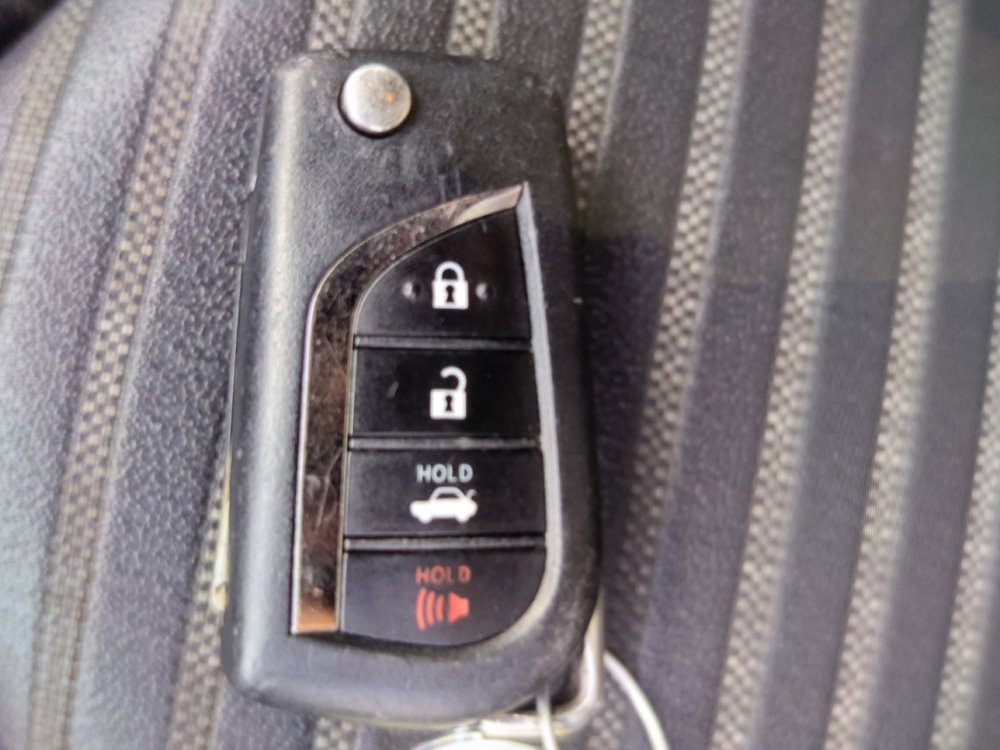 Used 2020 Toyota Camry SE FWD image 32