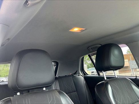 Used 2020 Chevrolet Trax LT w/ LT Convenience Package image 21