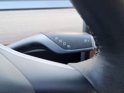 Used 2023 Tesla Model Y Long Range image 29