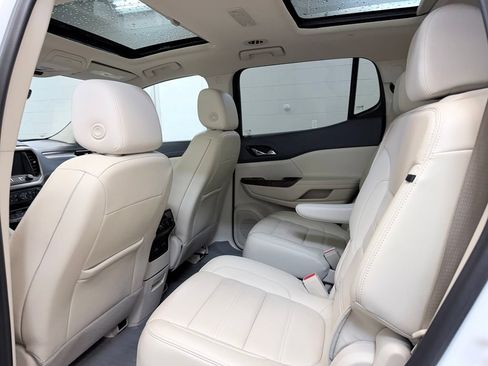 Used 2022 GMC Acadia Denali w/ Denali Ultimate Package FWD image 26